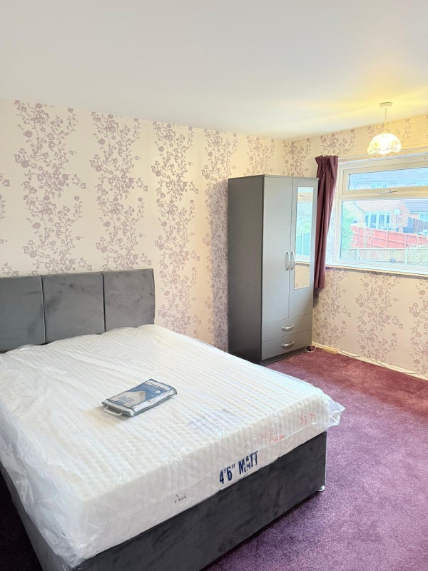 Photo 1: Room 3