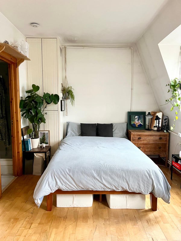 Photo 1: Large Double Bedroom (ensuite shower) 