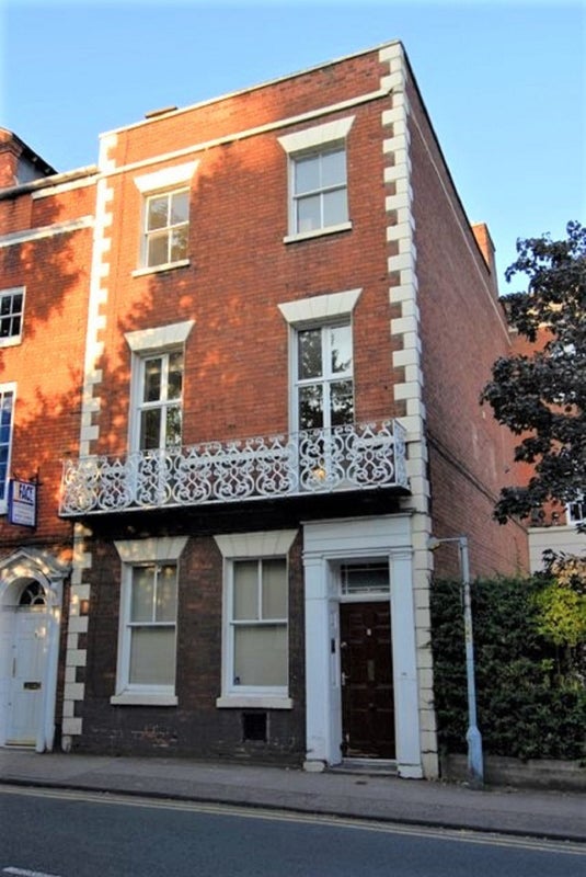 Photo 1: FRONT OF HOUSE