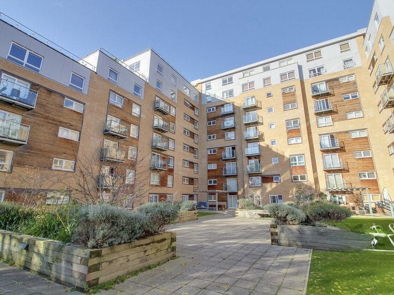 Photo 1: Building block