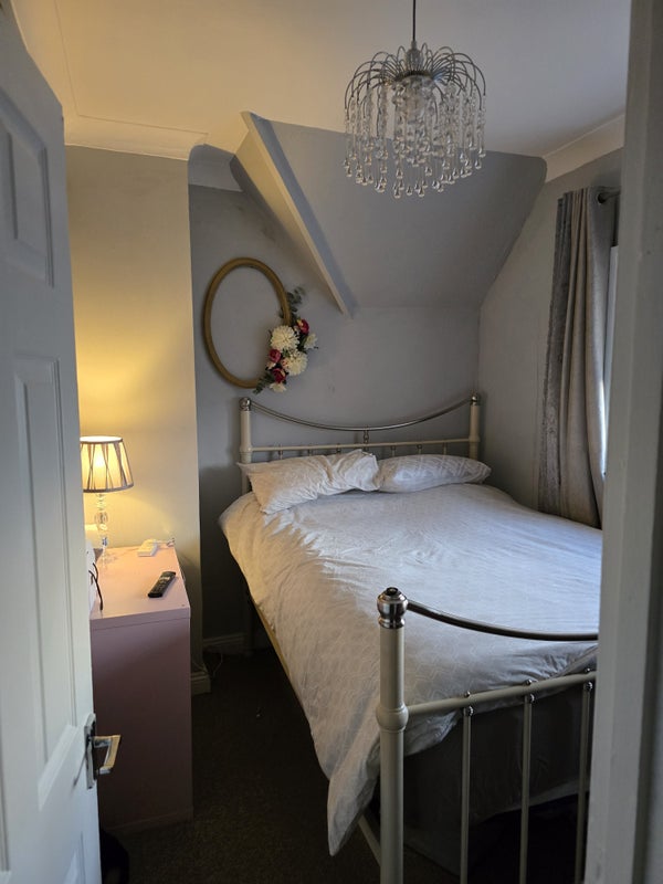 Photo 1: Room available. 