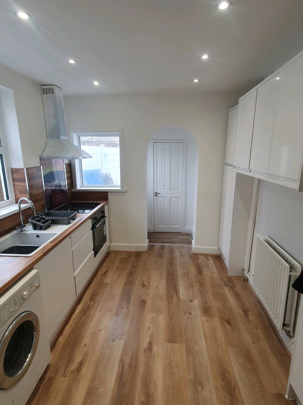 Photo 1: Kitchen