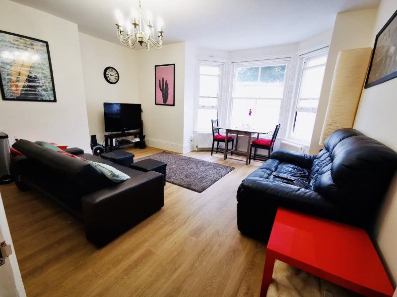 Photo 1: Open Plan Kitchen Living Room