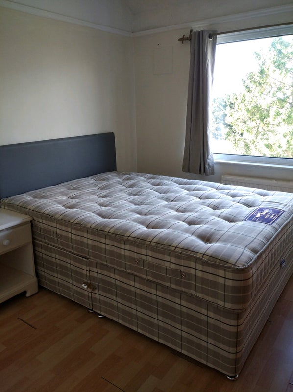 Photo 2: 