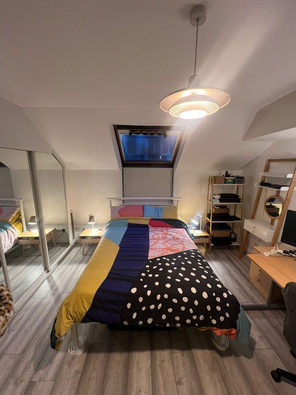 Photo 4: Bedroom