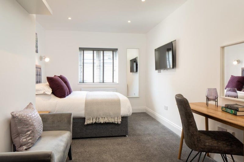 Photo 1: ROOM 2 WITH ENSUITE £775PCM