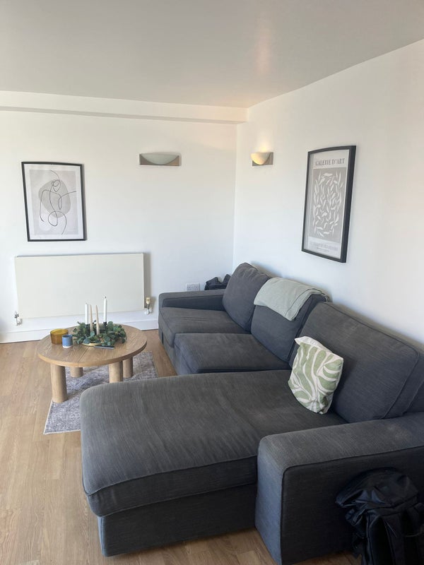 Photo 1: Living room