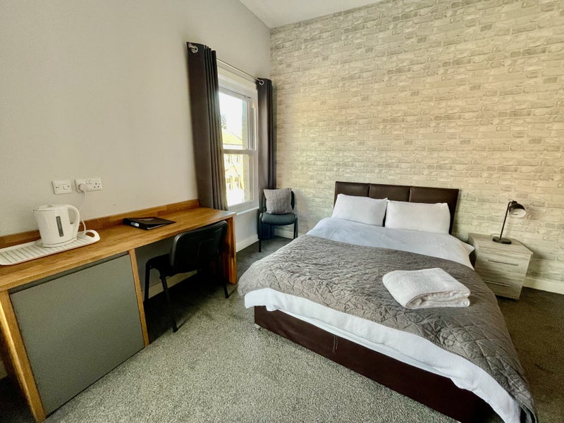 Photo 1: Room 7