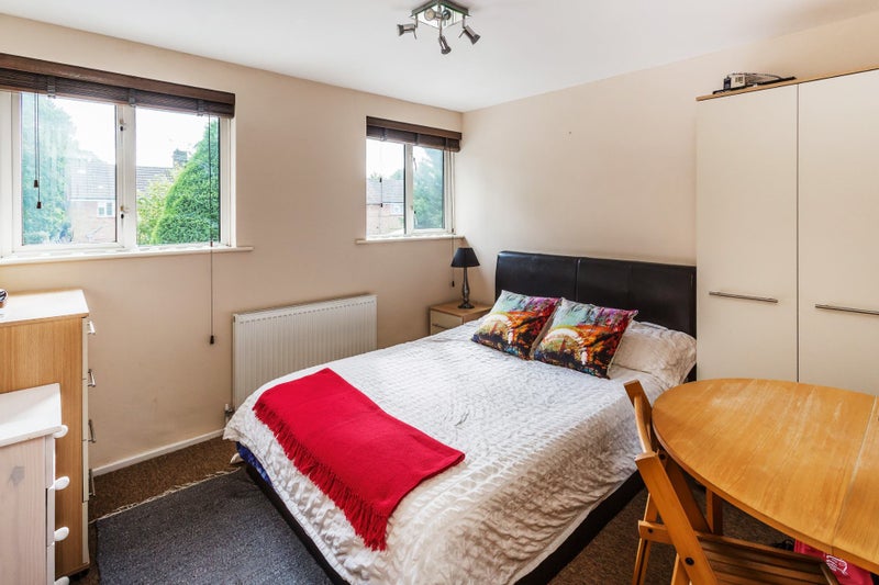 Photo 1: Similar room from same house 