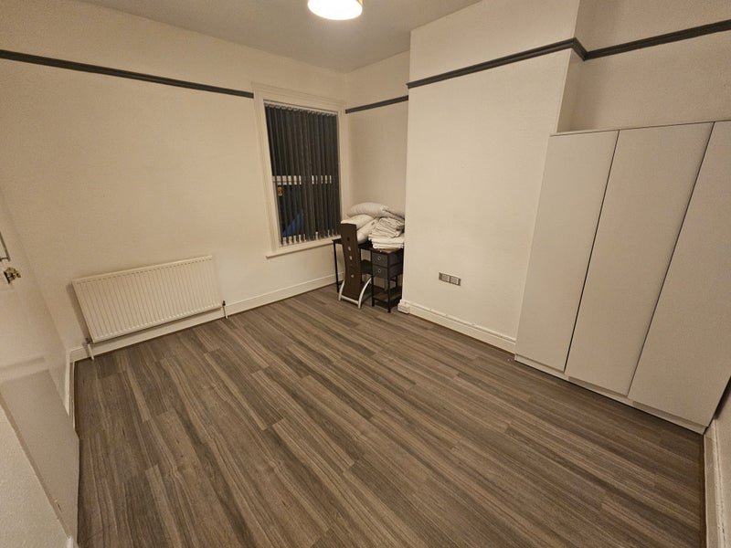 Photo 1: Cuboard and desk included, we can also add a bed 