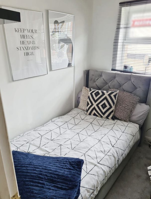 Photo 1: Single bedroom small