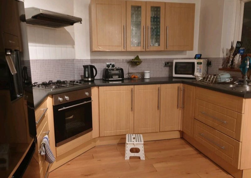 Photo 7: Kitchen - Shared