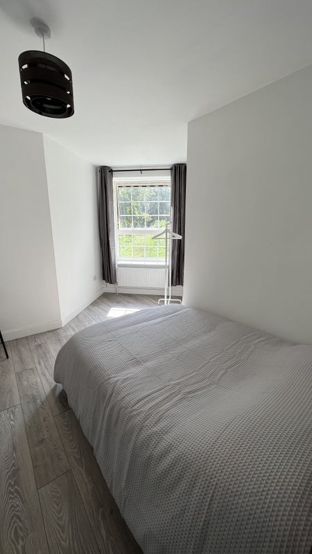 Photo 1: Room B