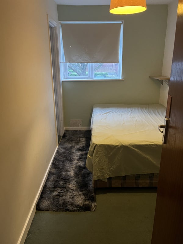 Photo 1: Bedroom 