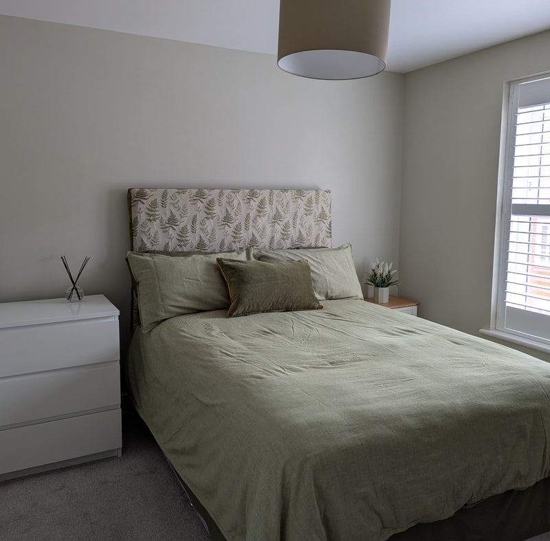 Photo 1: Bedroom