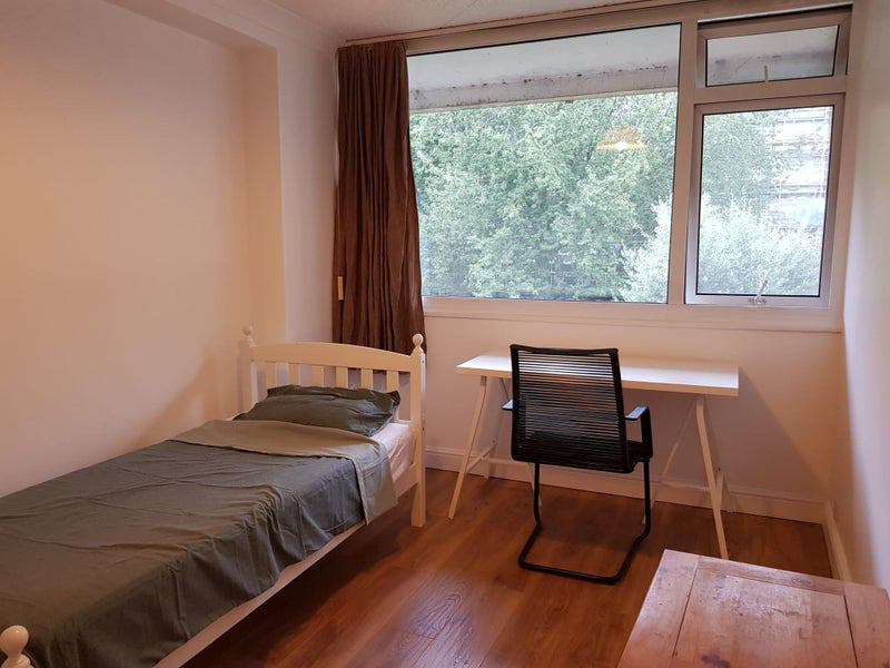 Photo 1: Room 2 single 