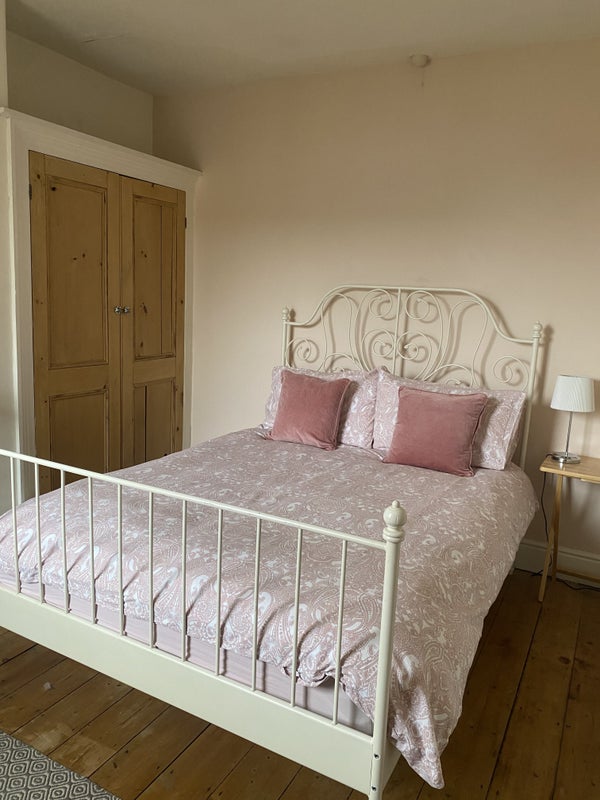 Photo 1: Room (Yours)