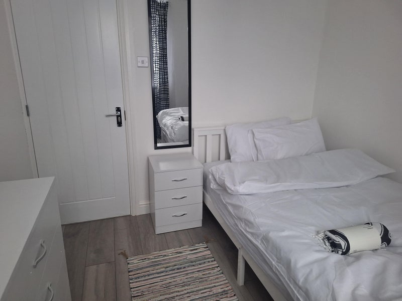 Photo 1: room 3