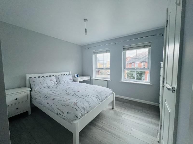 Photo 1: Room