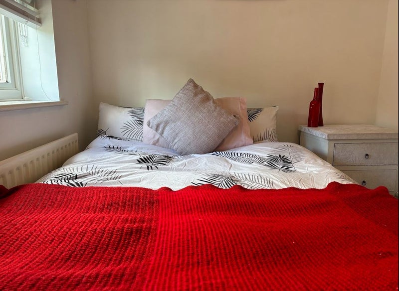 Photo 1: Small double Bedroom