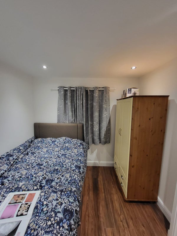 Photo 1: Ensuite Bedroom