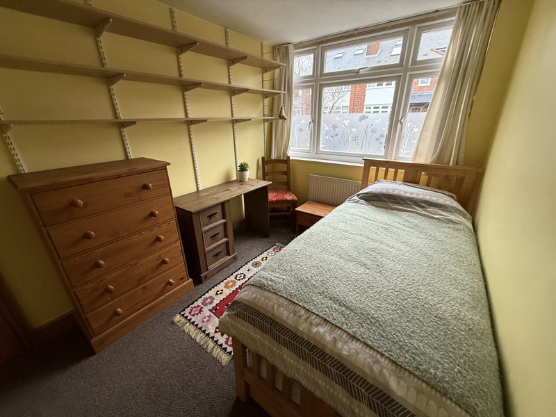Photo 1: Bedroom