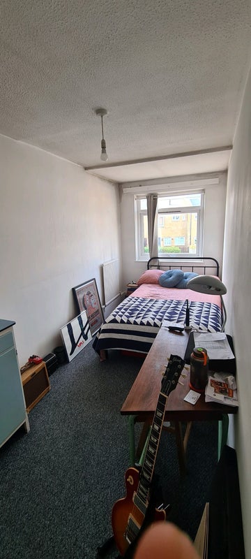 Photo 1: Bedroom