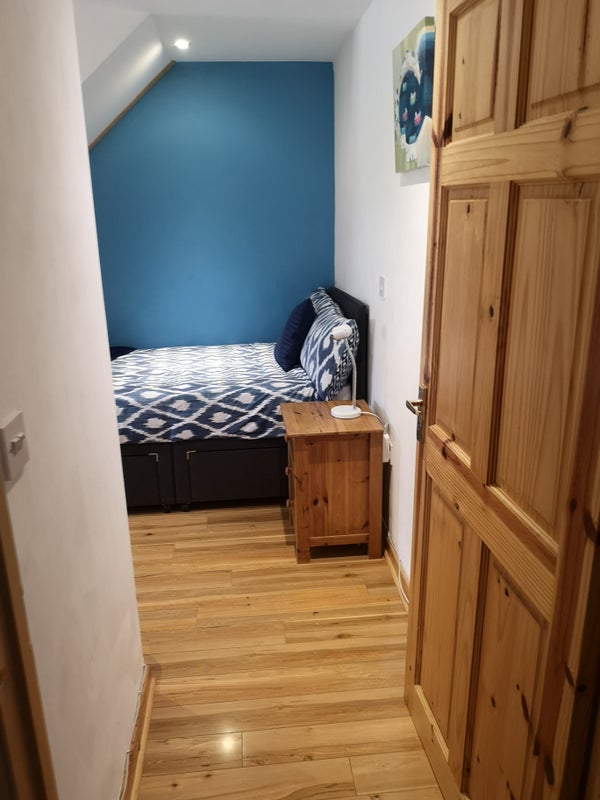 Photo 5: Bedroom 2 Double bed 