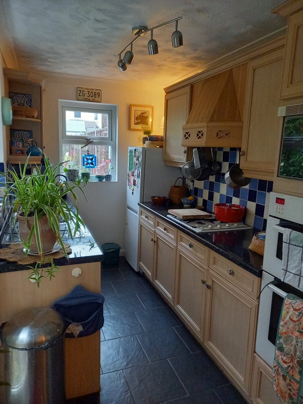 Photo 3: Shared kitchen