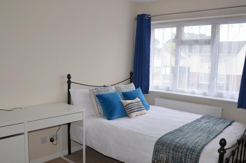 Photo 1: Double Bedroom @ £695 per month