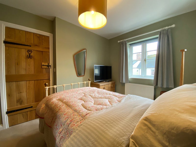 Photo 1: Room (Yours)