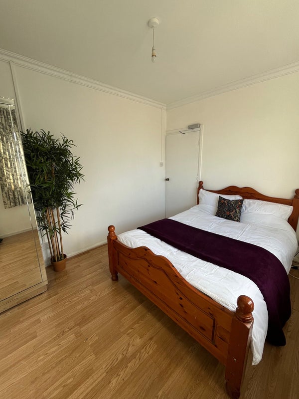 Photo 1: 2nd double room - downstairs