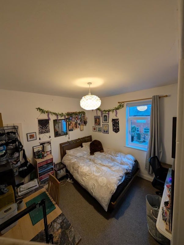 Photo 1: Room would be unfurnished