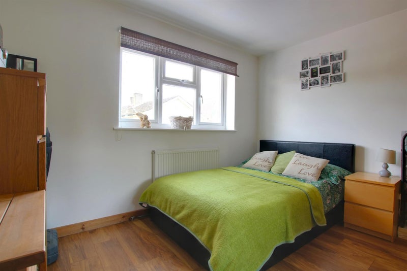Photo 4: Available room