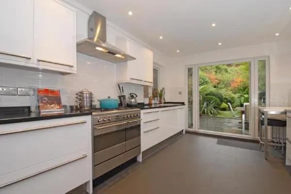 Photo 1: Large kitchen