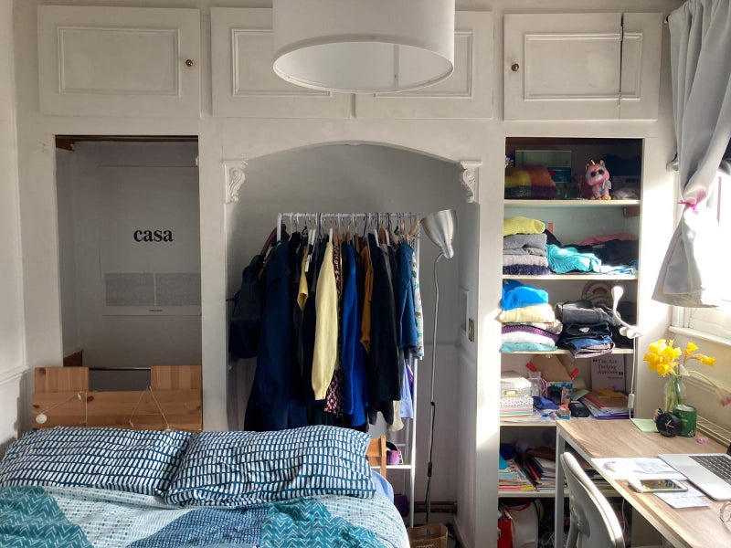 Photo 1: Bedroom (pic 1)