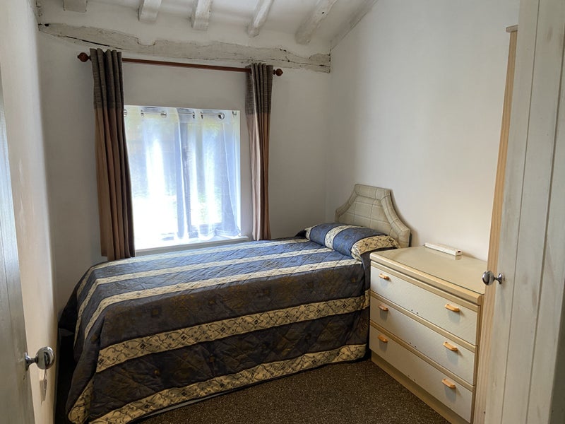Photo 1: Bedroom
