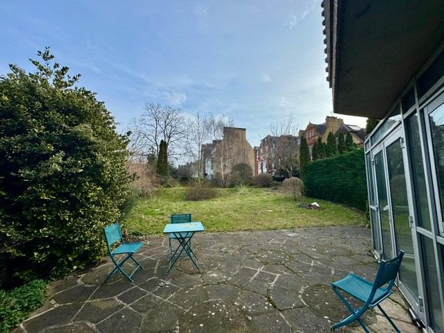 Photo 1: Communal Garden 