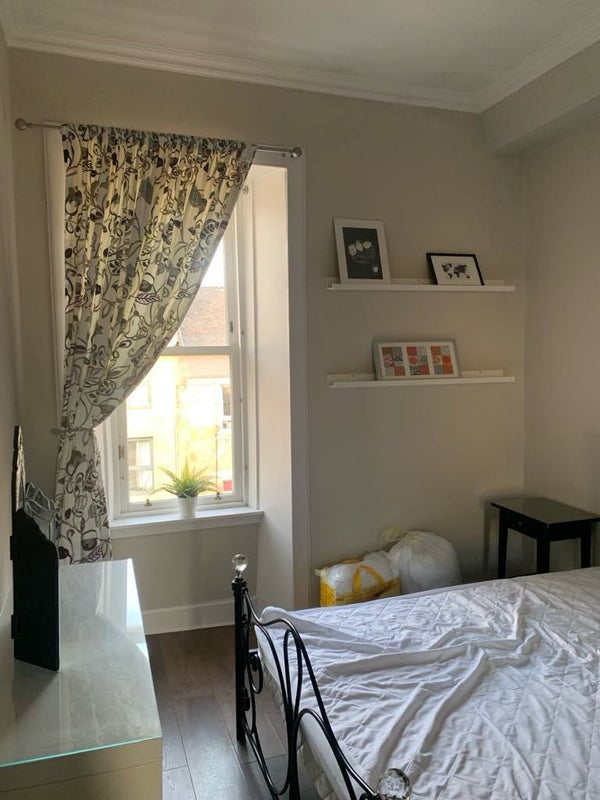 Photo 1: Bedroom on offer :)