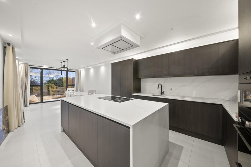 Photo 1: Kitchen
