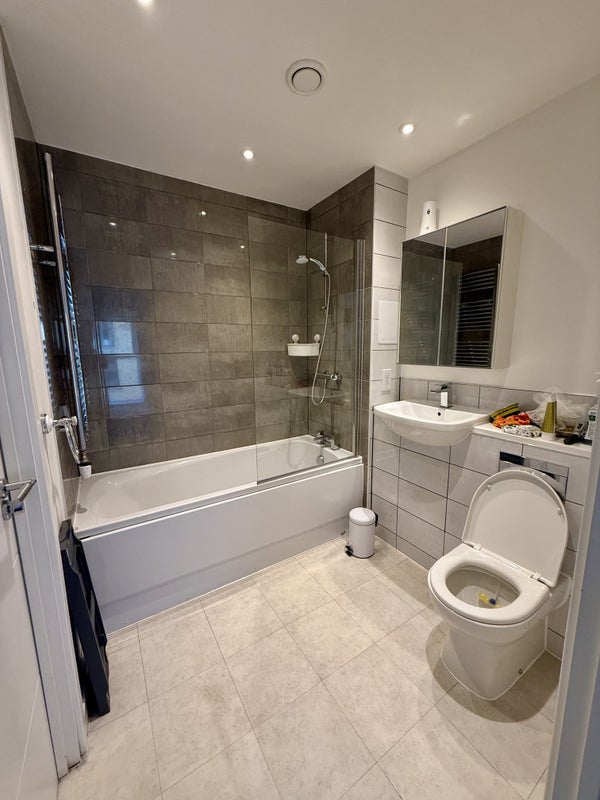 Photo 7: Ensuite