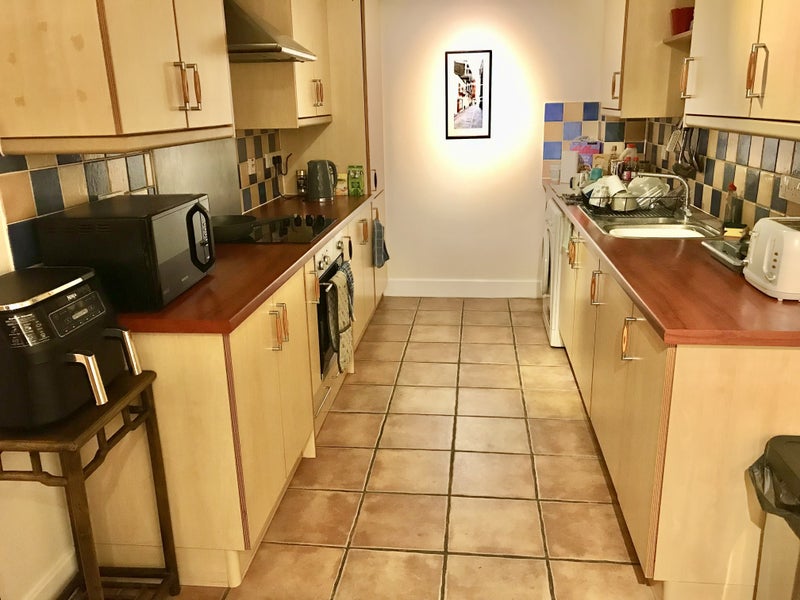 Photo 3: Cooking area 