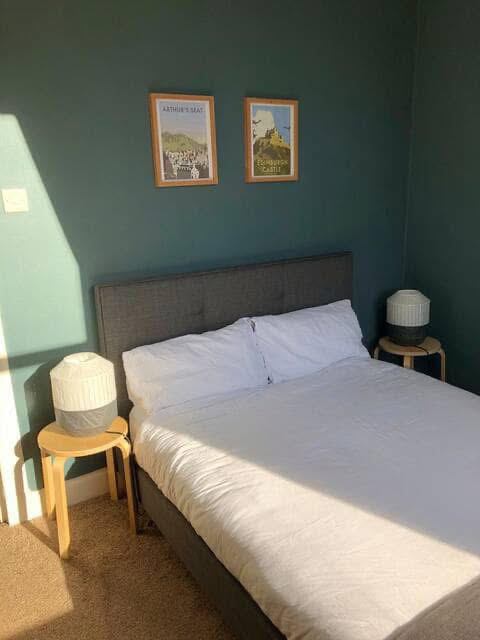 'Three bed flat in central Edinburgh' Room to Rent from SpareRoom