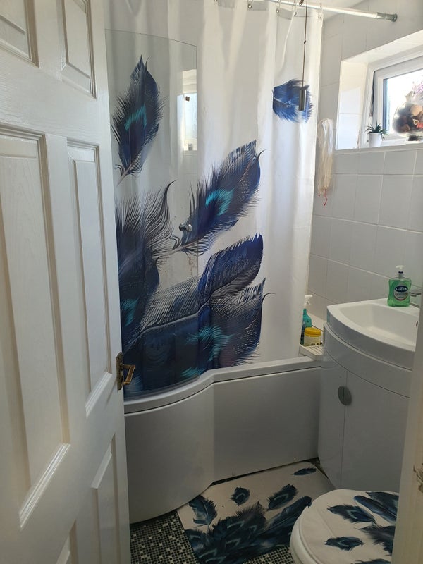 Photo 9: Toilet and bathroom