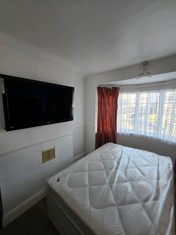 Photo 1: Double room