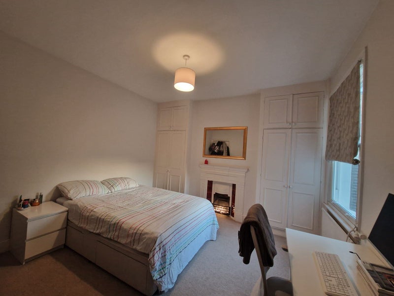 Photo 1: bedroom