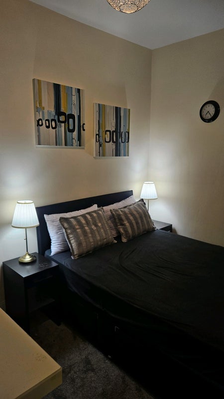 Photo 1: Room