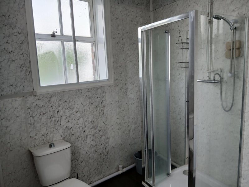 Photo 4: Ensuite