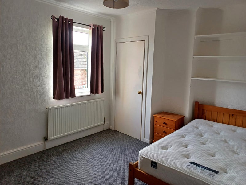 Photo 7: Rear Bedroom