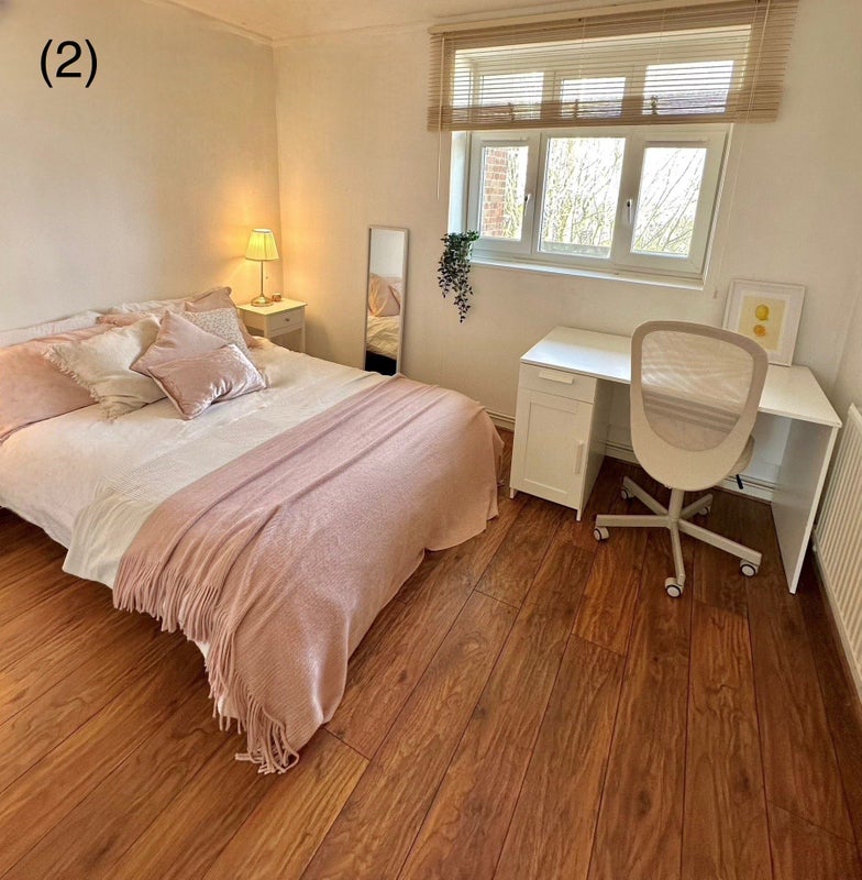 Photo 1: Bedroom 2